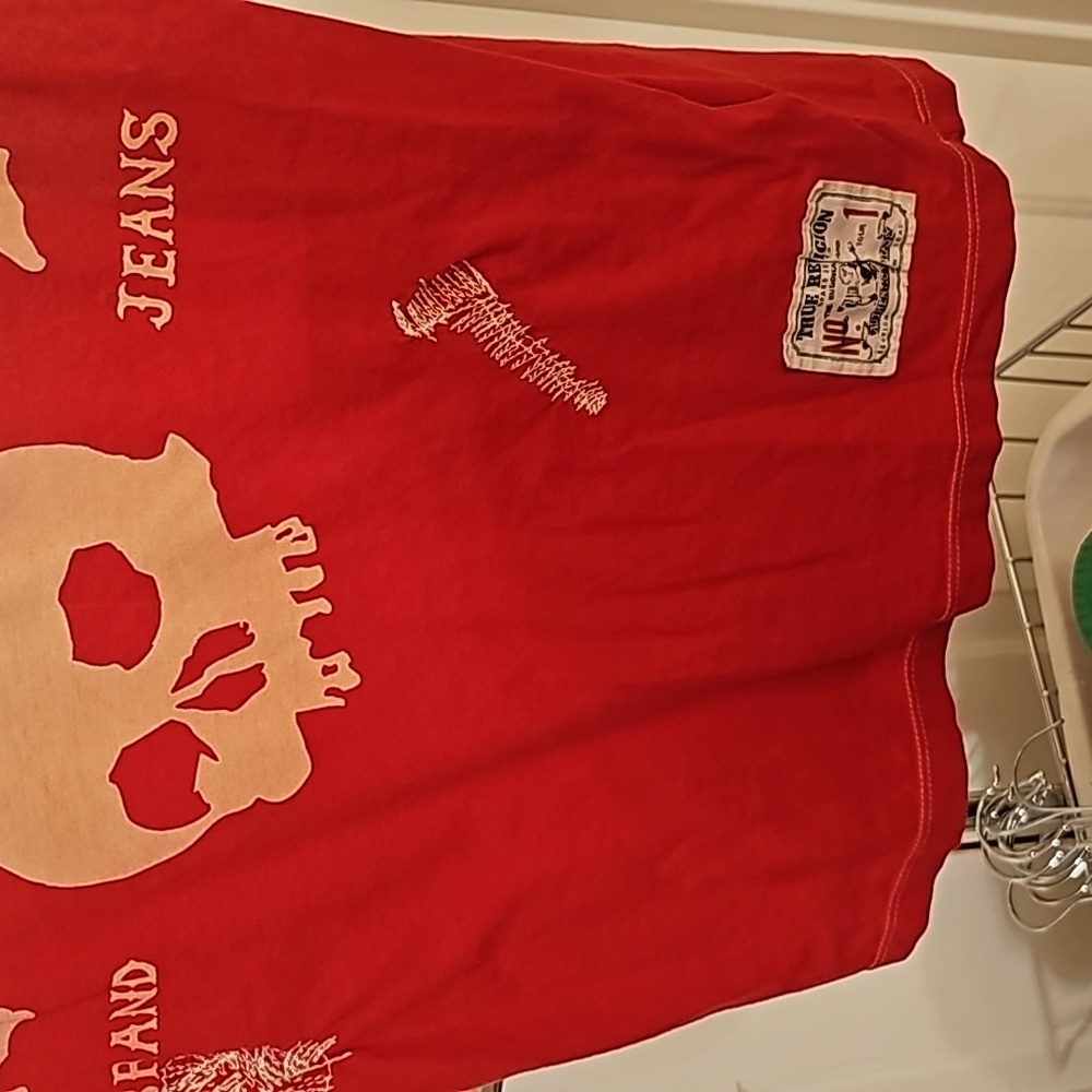 Woman's True Religion T-shirt size L, faded red - Picture 3 of 7